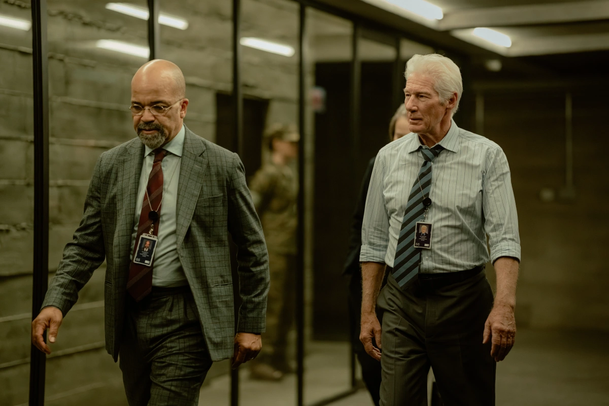 Jeffrey Wright y Richard Gere en 'La agencia'.